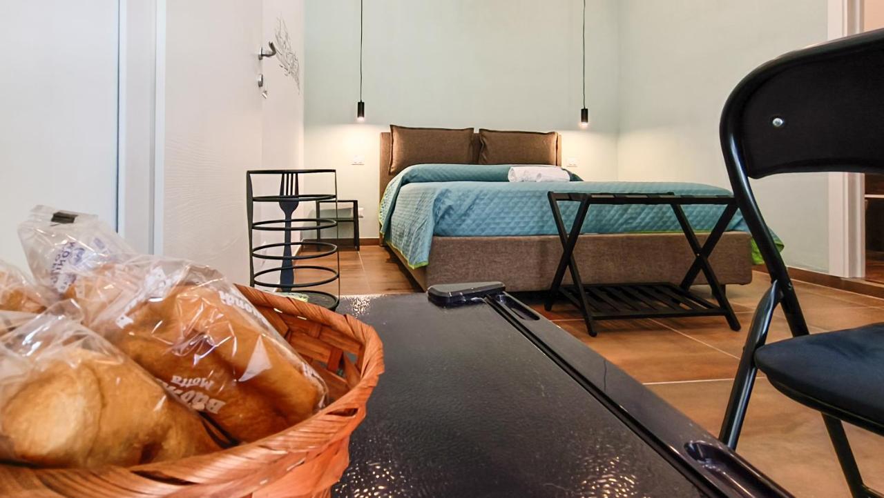 Bed and Breakfast Casa Calu Castel Sant'Elmo Napoli Esterno foto